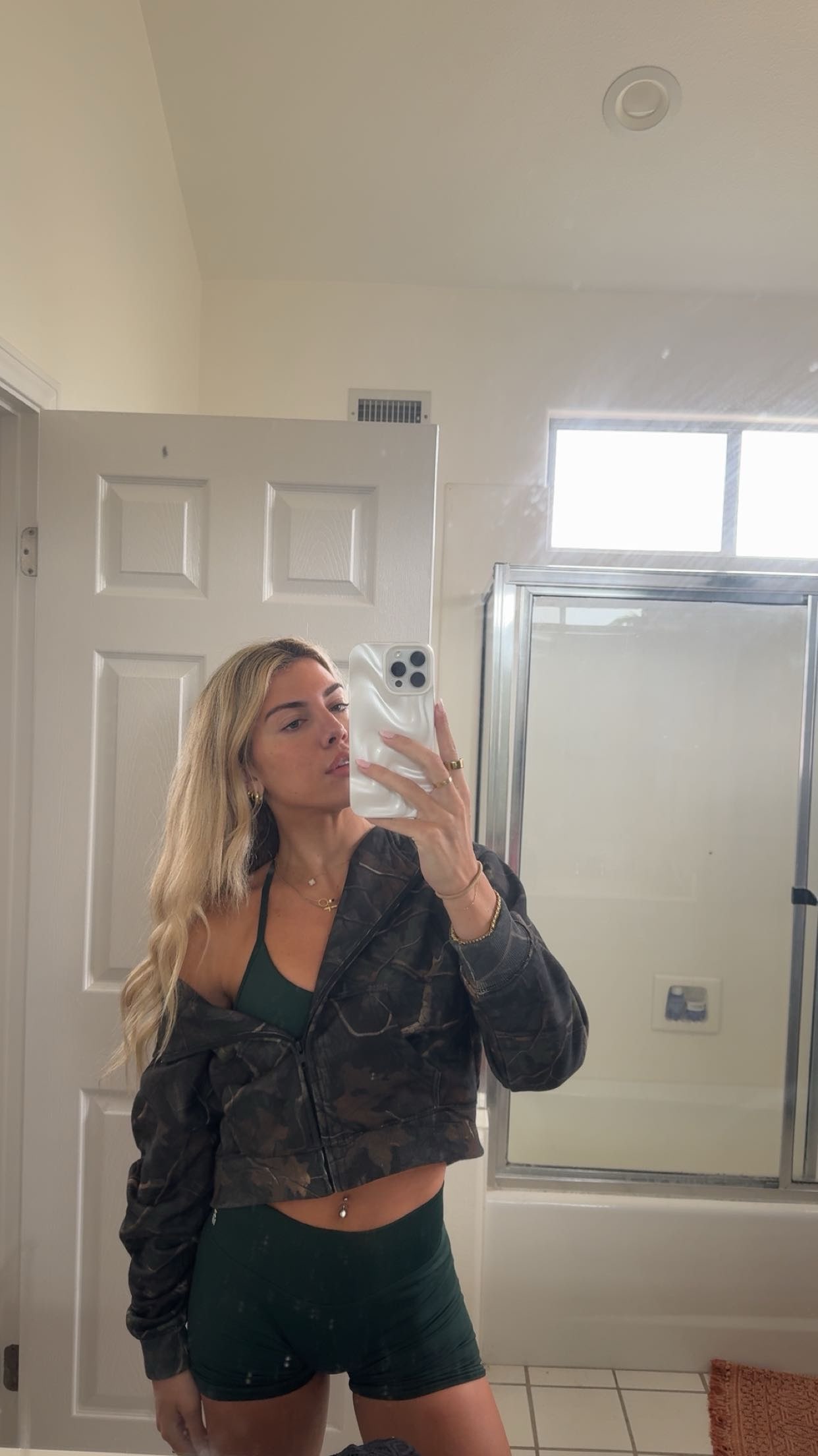 bellarenaldii snapchat image archive image