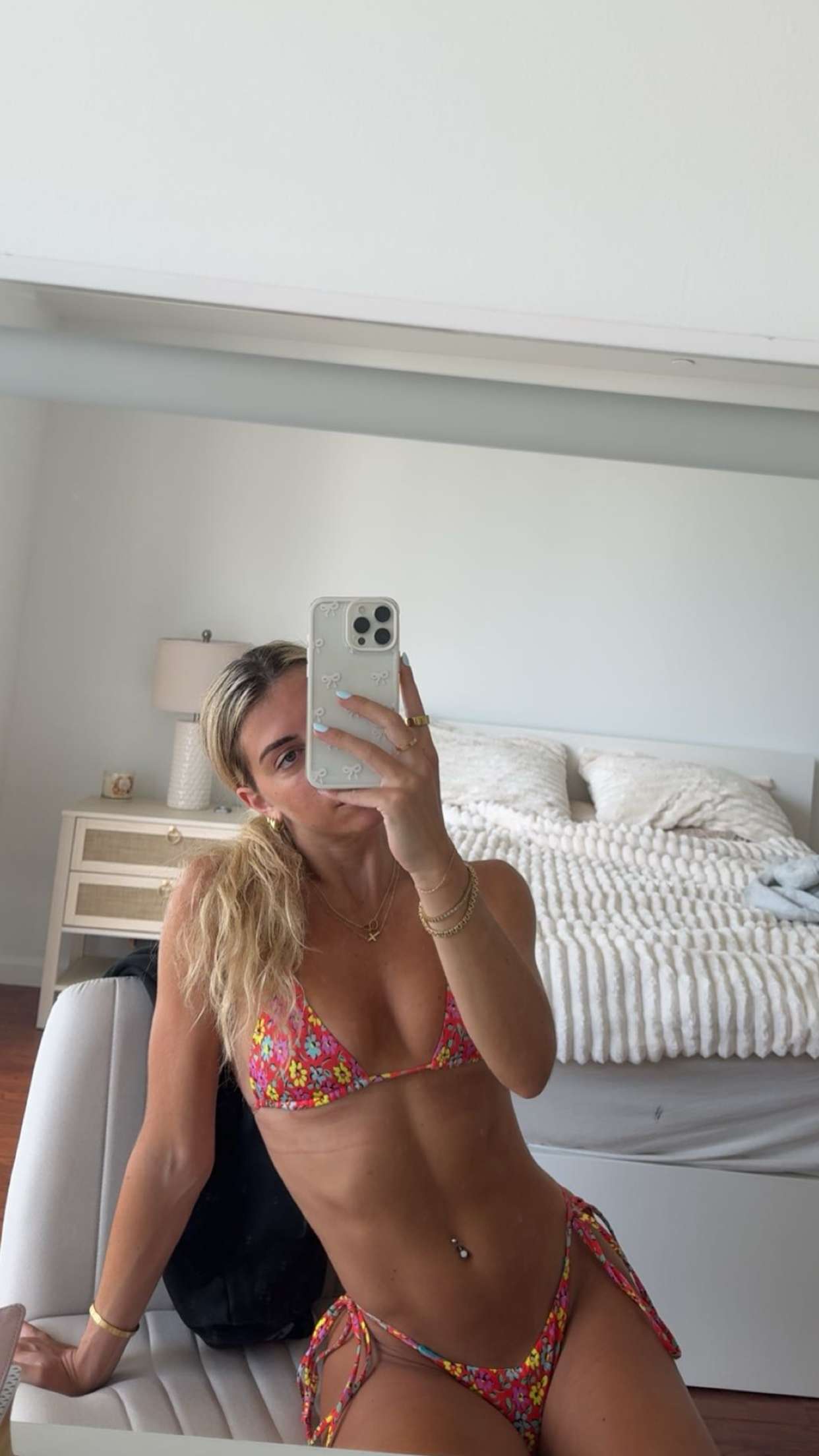 bellarenaldii snapchat image archive image