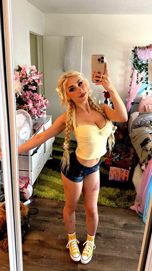bludnymph snapchat image archive image