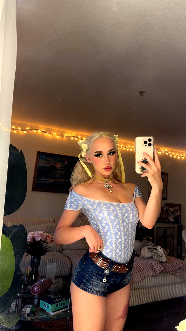 bludnymph snapchat image archive image