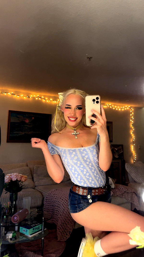 bludnymph snapchat image archive image