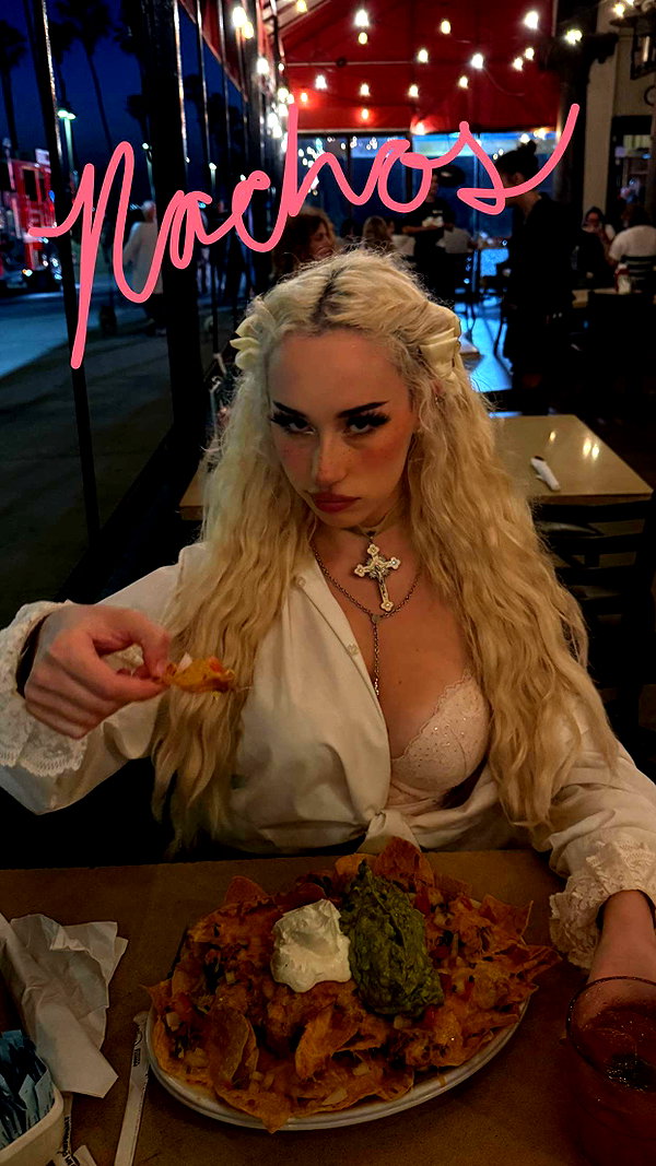 bludnymph snapchat image archive image