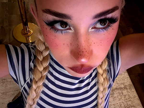 bludnymph snapchat image archive image