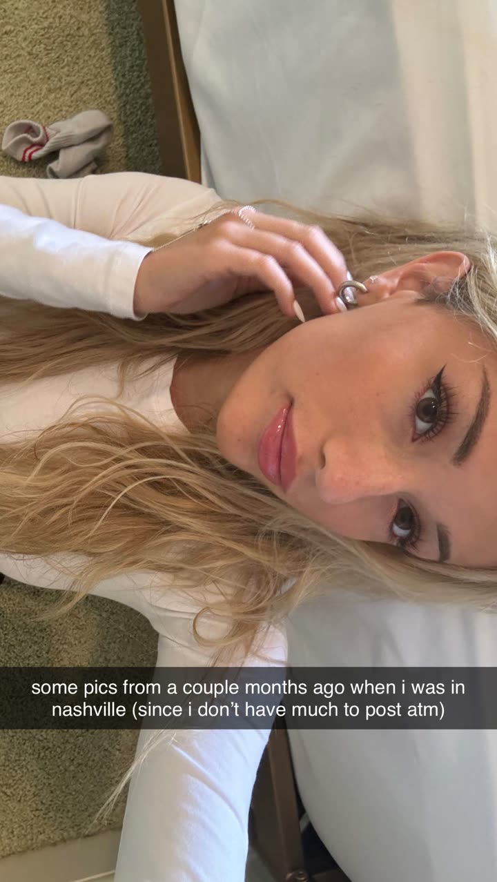 breckiehill snapchat image archive image