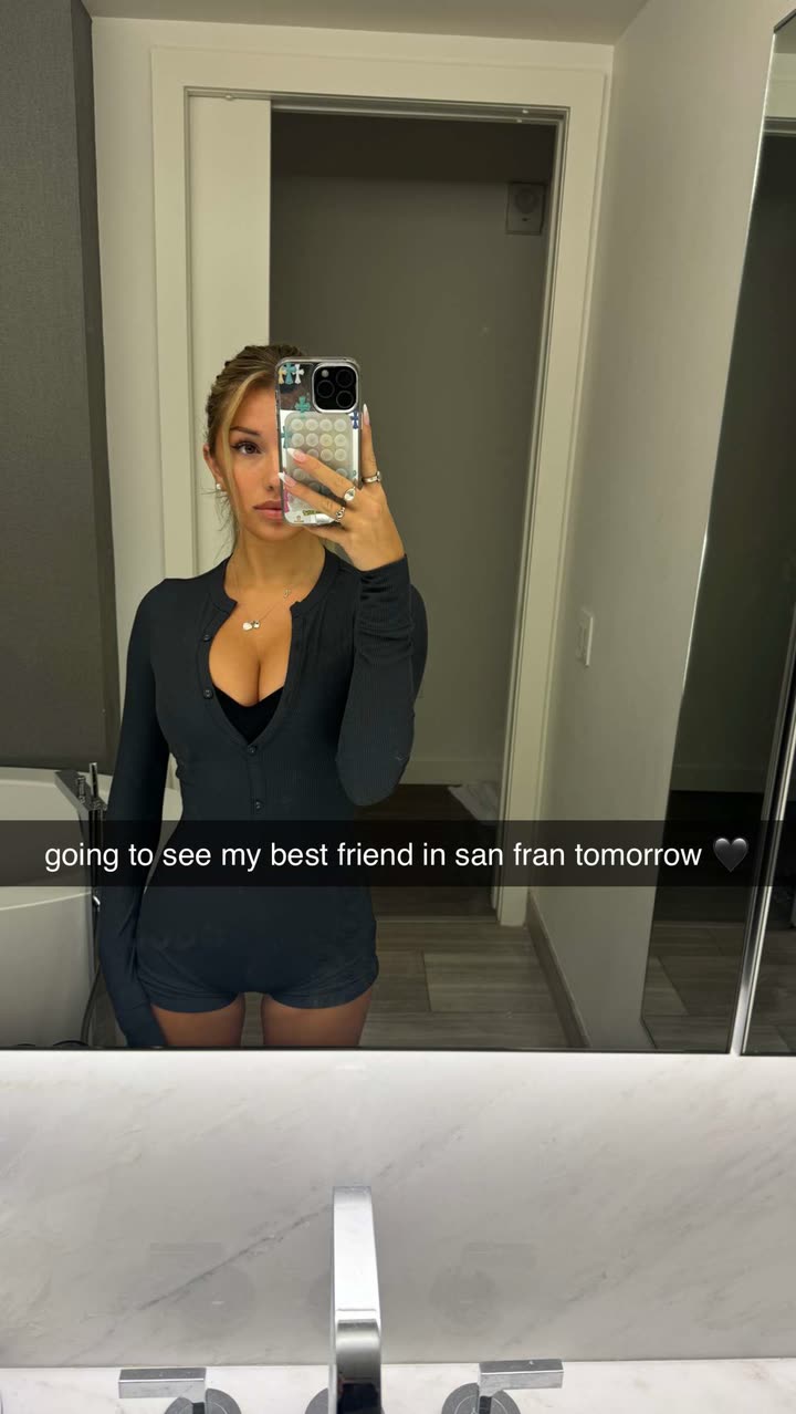 breckiehill snapchat image archive image