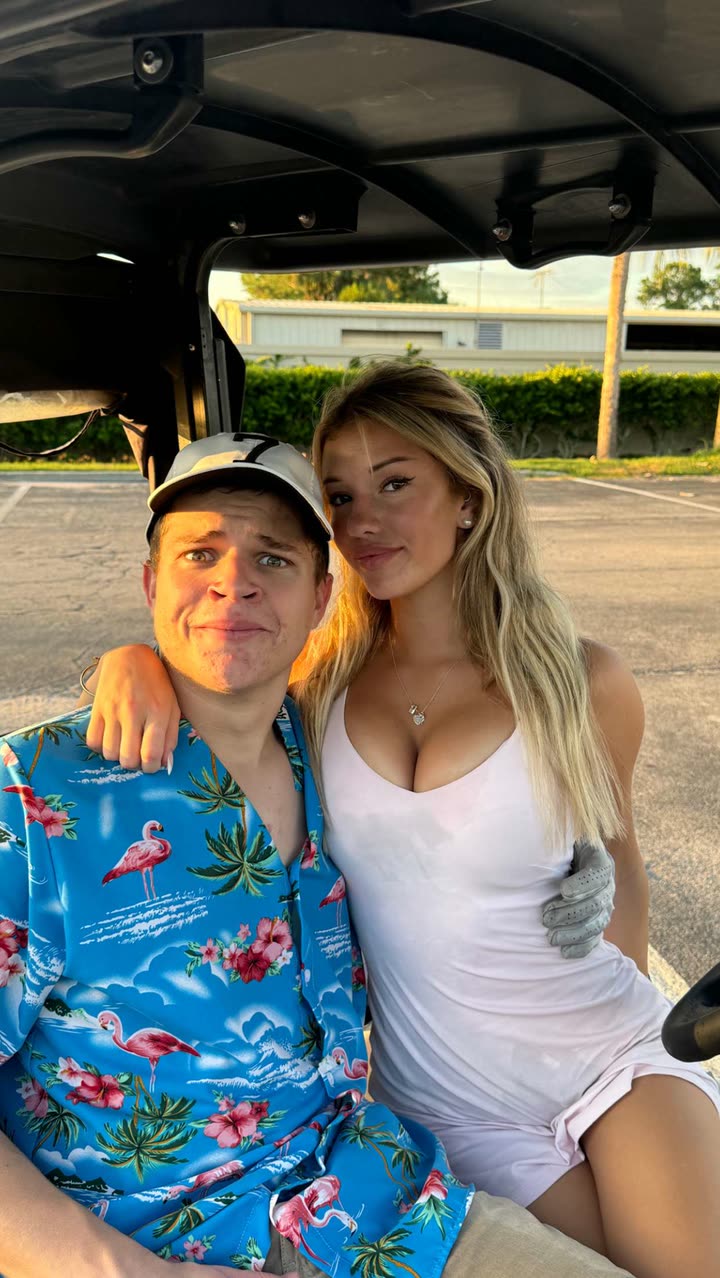 breckiehill snapchat image archive image