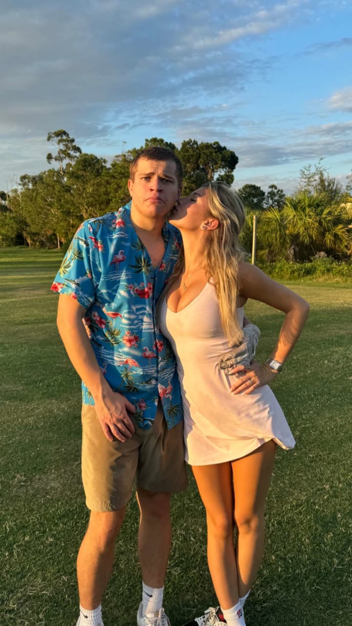 breckiehill snapchat image archive image