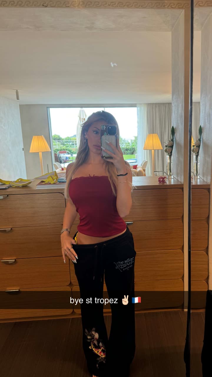 breckiehill snapchat image archive image