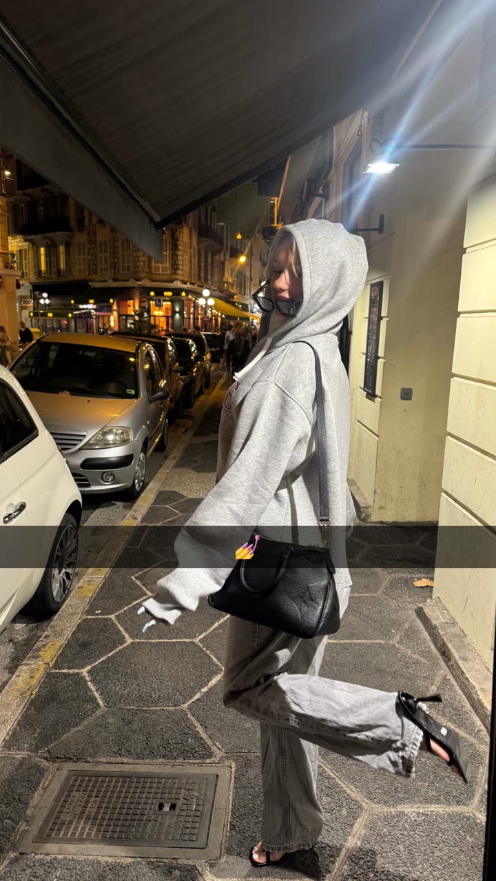 breckiehill snapchat image archive image