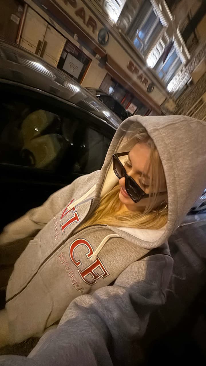 breckiehill snapchat image archive image