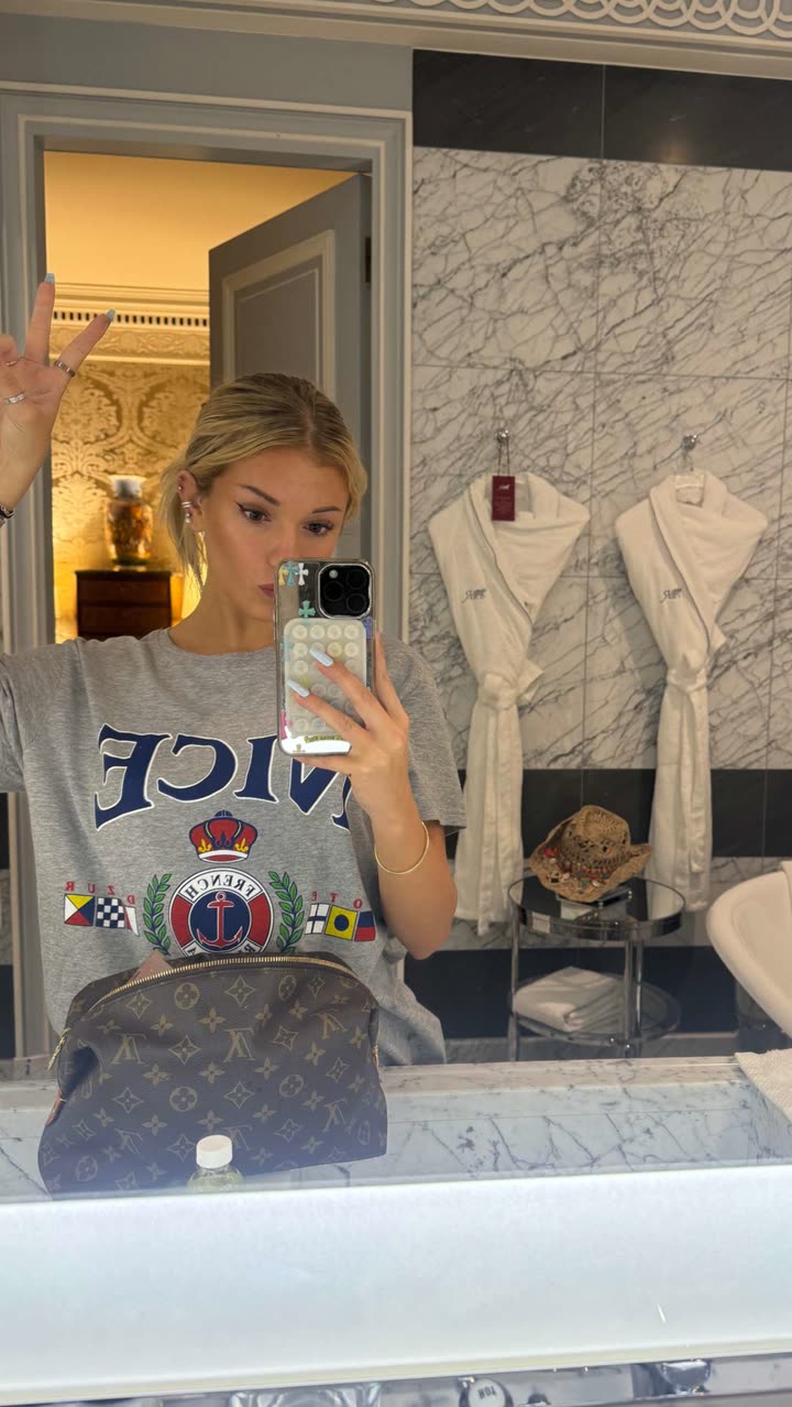 breckiehill snapchat image archive image