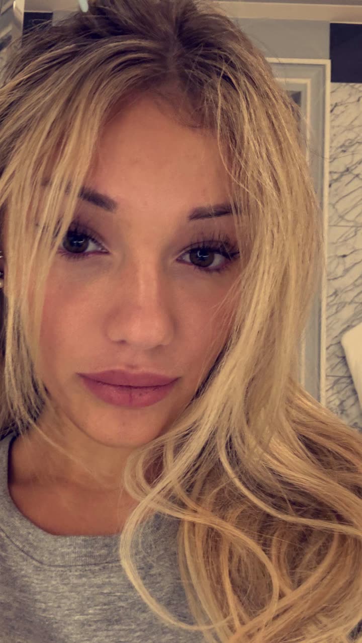 breckiehill snapchat image archive image