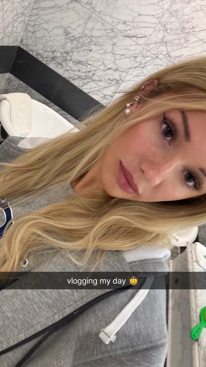 breckiehill snapchat image archive image