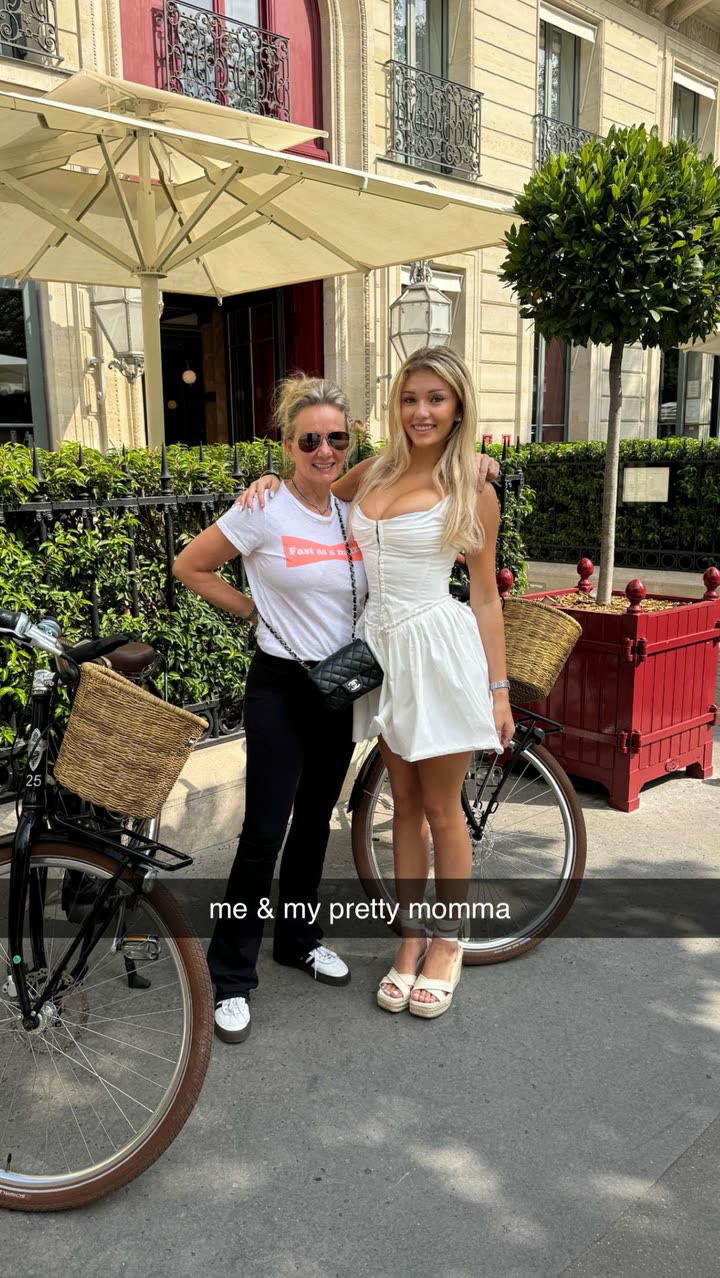 breckiehill snapchat image archive image