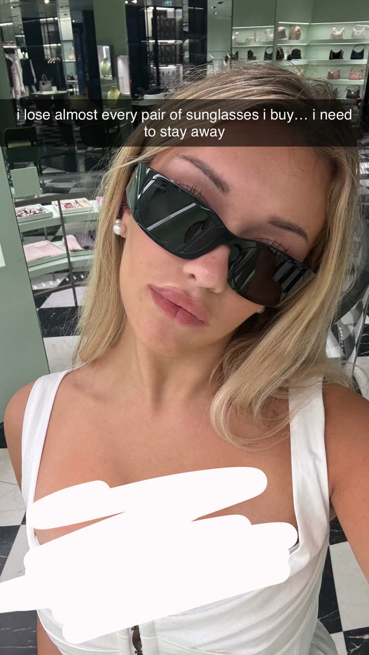 breckiehill snapchat image archive image