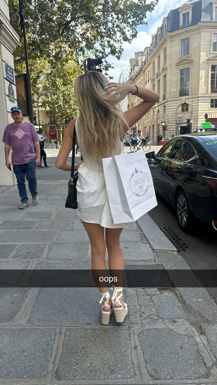 breckiehill snapchat image archive image