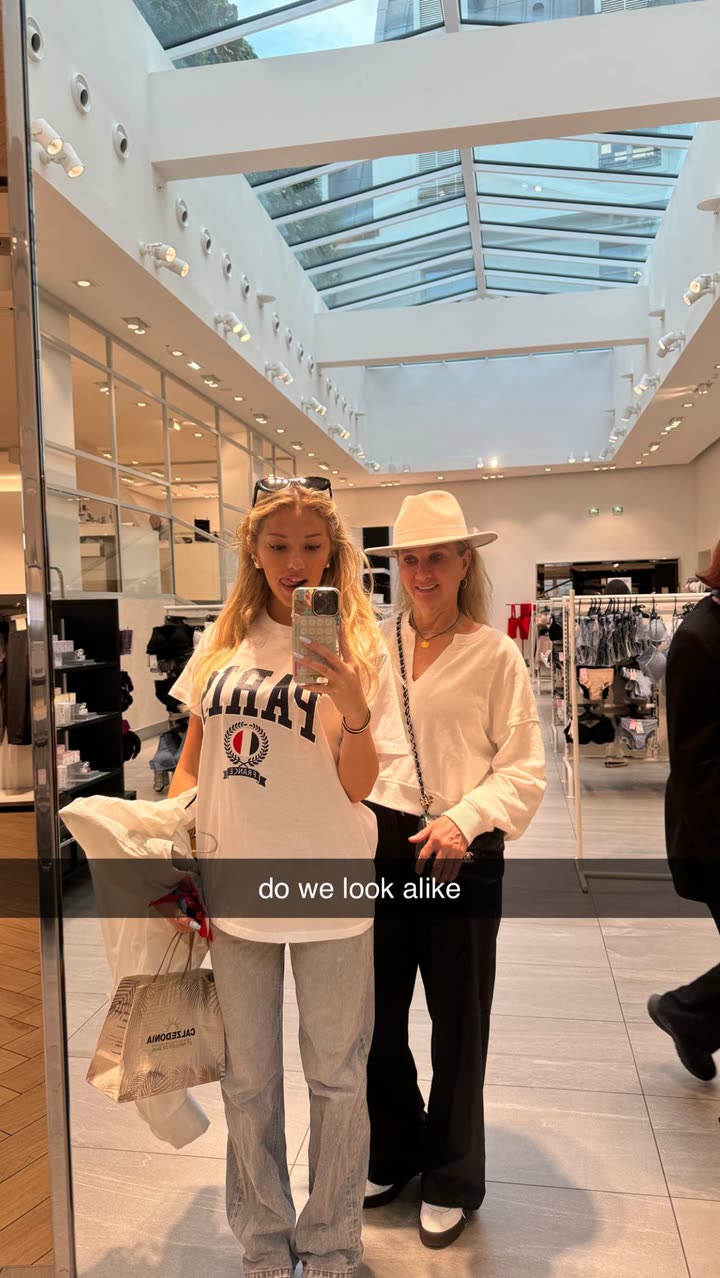 breckiehill snapchat image archive image