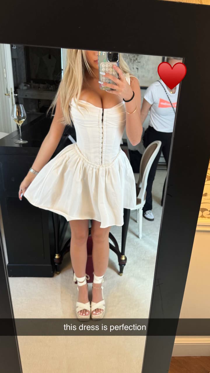 breckiehill snapchat image archive image