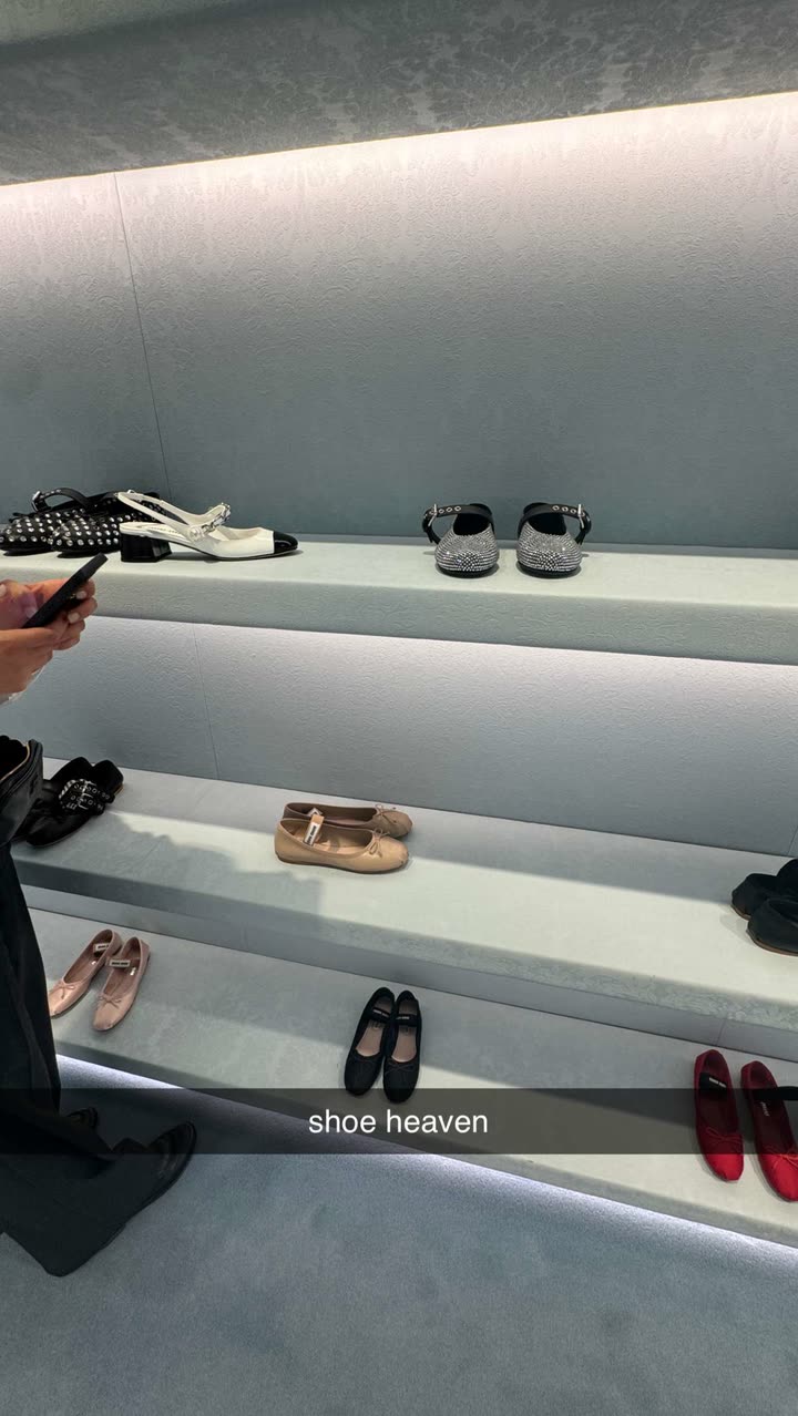 breckiehill snapchat image archive image