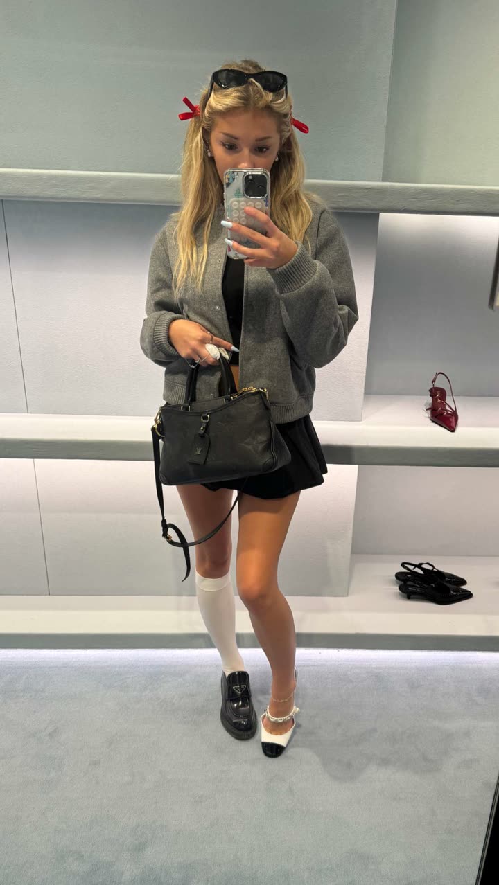 breckiehill snapchat image archive image