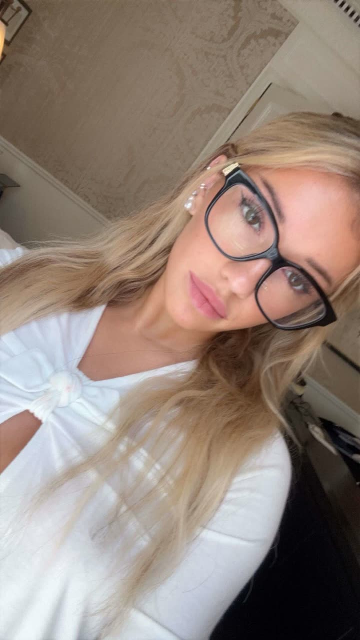 breckiehill snapchat image archive image