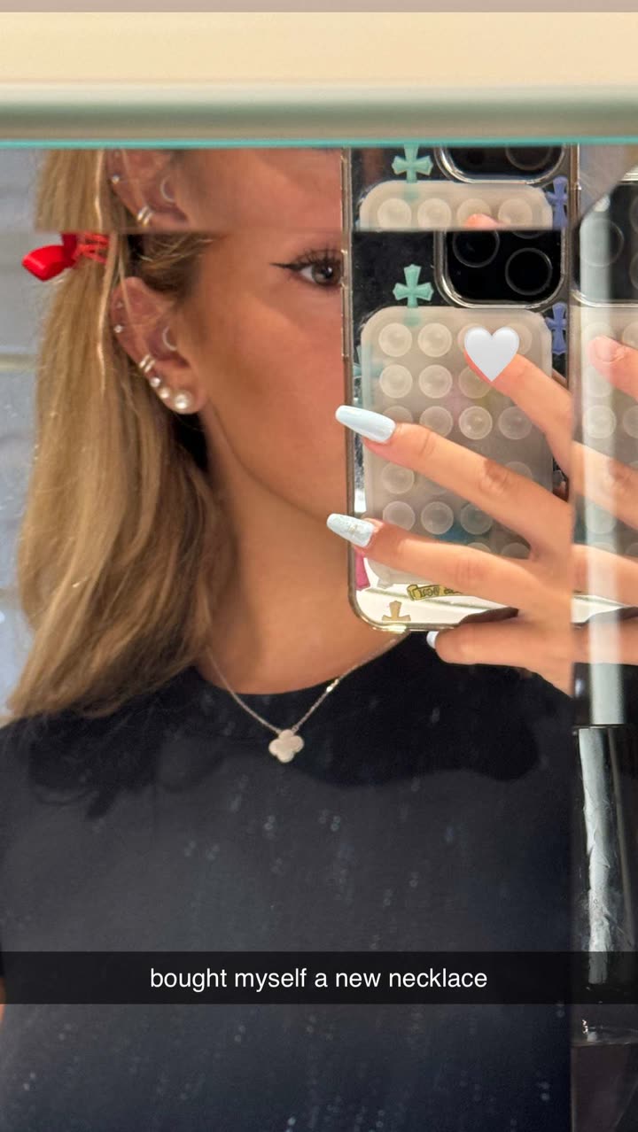 breckiehill snapchat image archive image