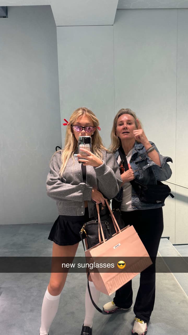 breckiehill snapchat image archive image