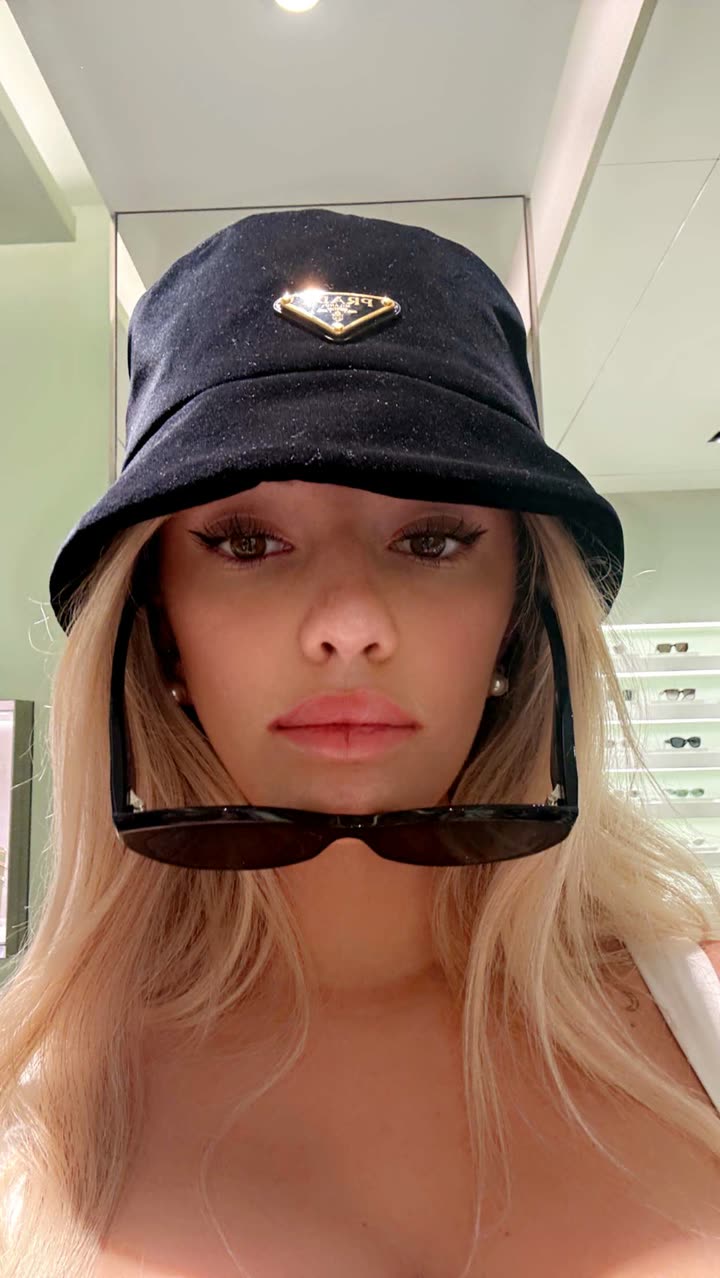 breckiehill snapchat image archive image