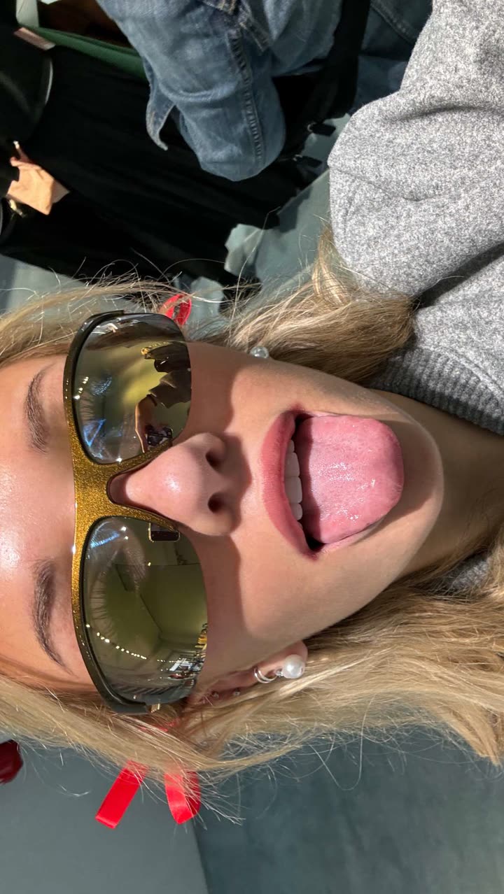 breckiehill snapchat image archive image