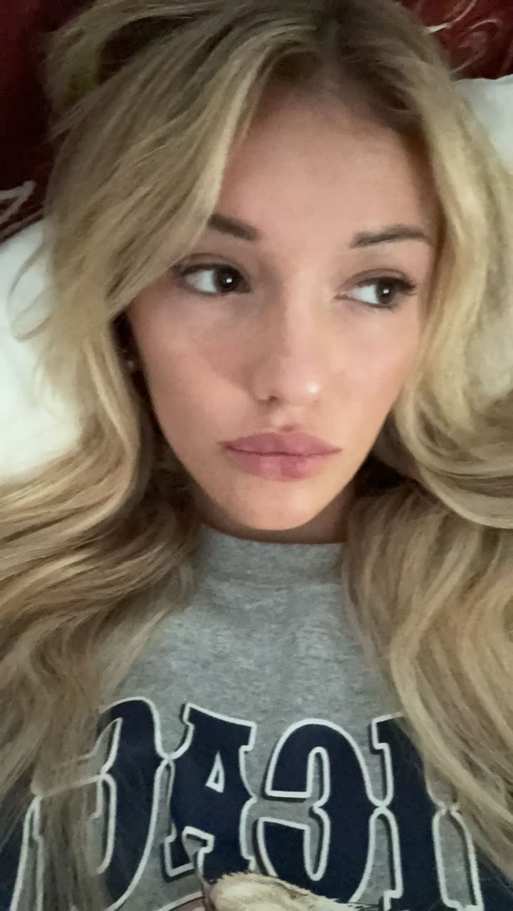 breckiehill snapchat image archive image