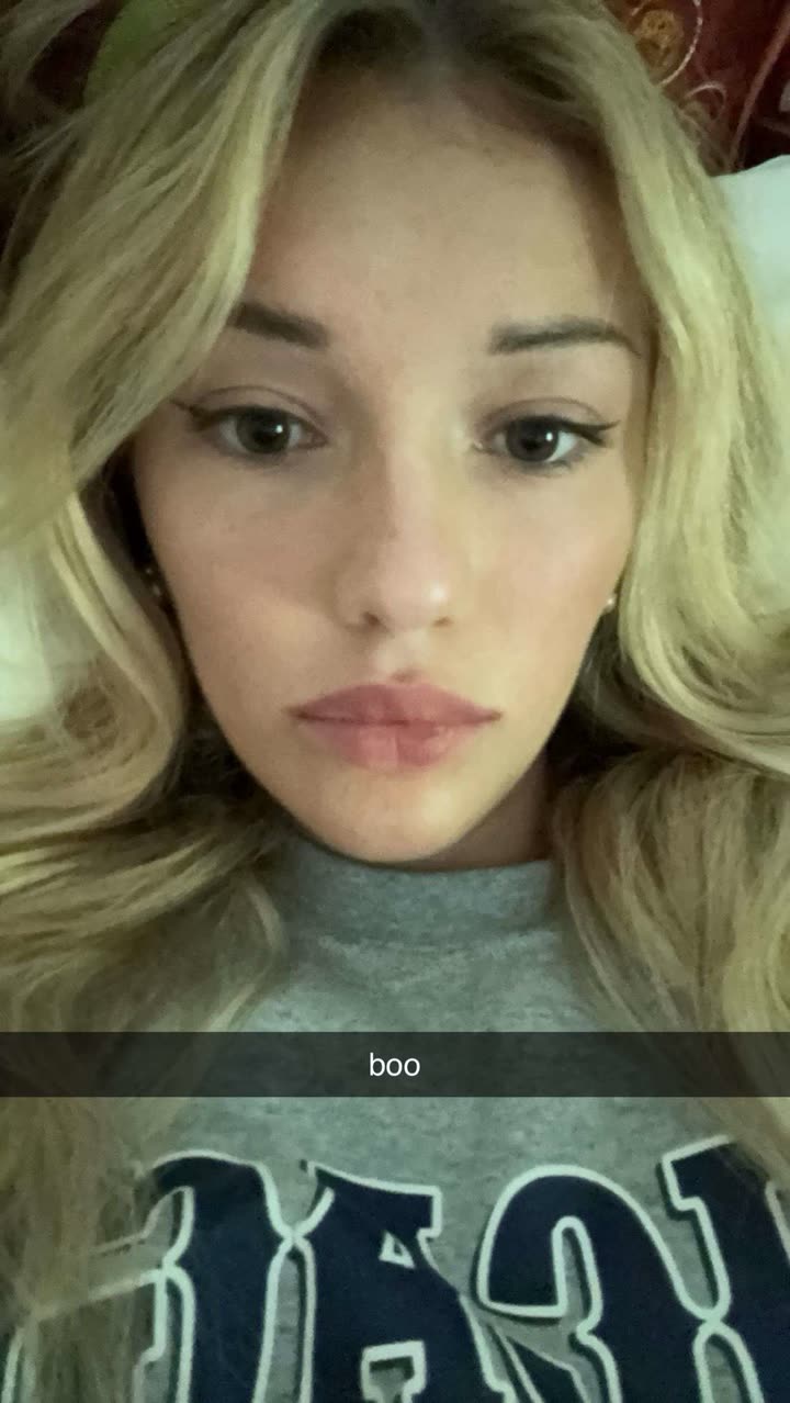 breckiehill snapchat image archive image