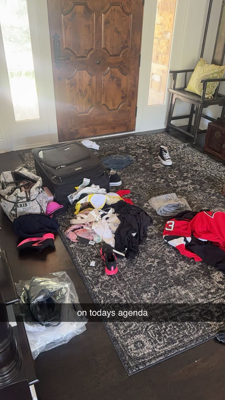 breckiehill snapchat image archive image