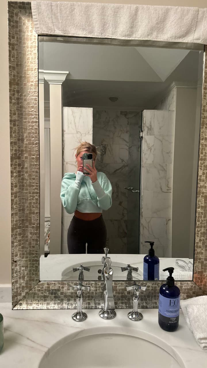 breckiehill snapchat image archive image