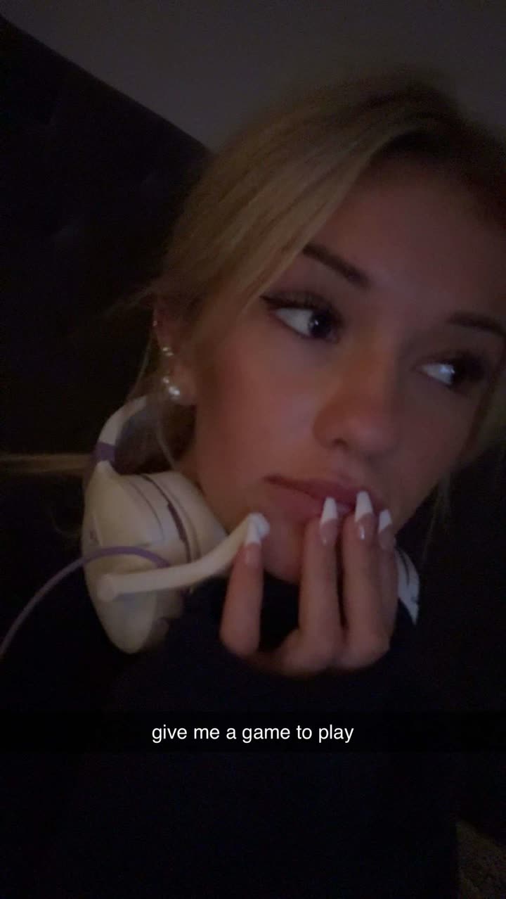 breckiehill snapchat image archive image