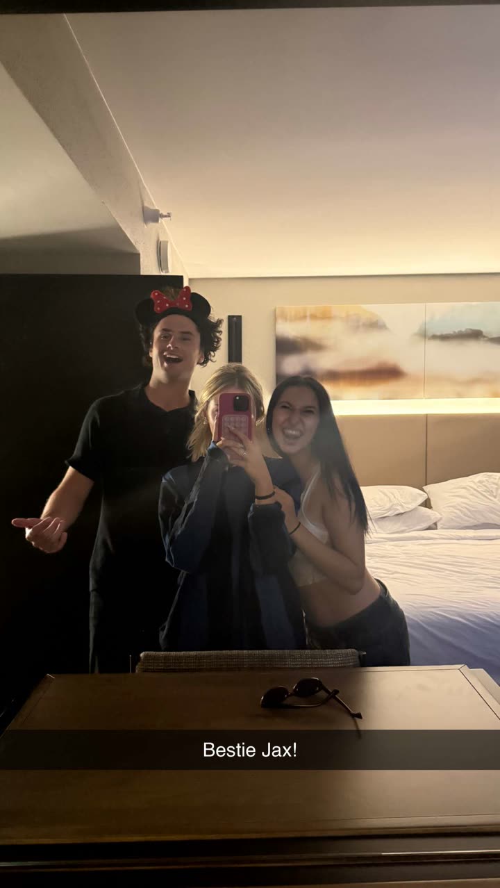 breckiehill snapchat image archive image