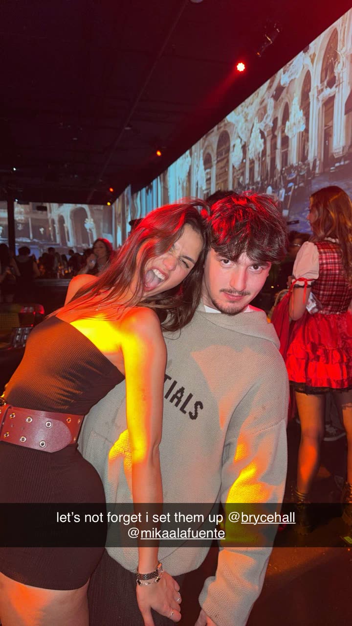 breckiehill snapchat image archive image