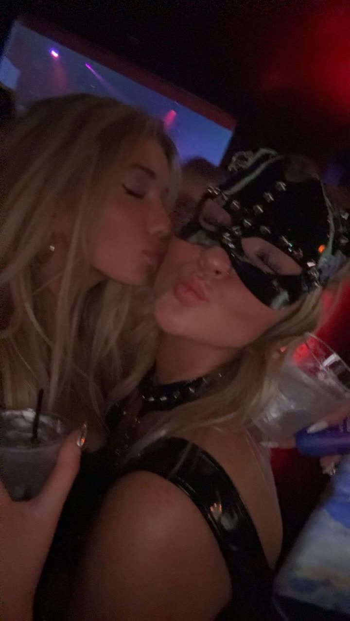 breckiehill snapchat image archive image