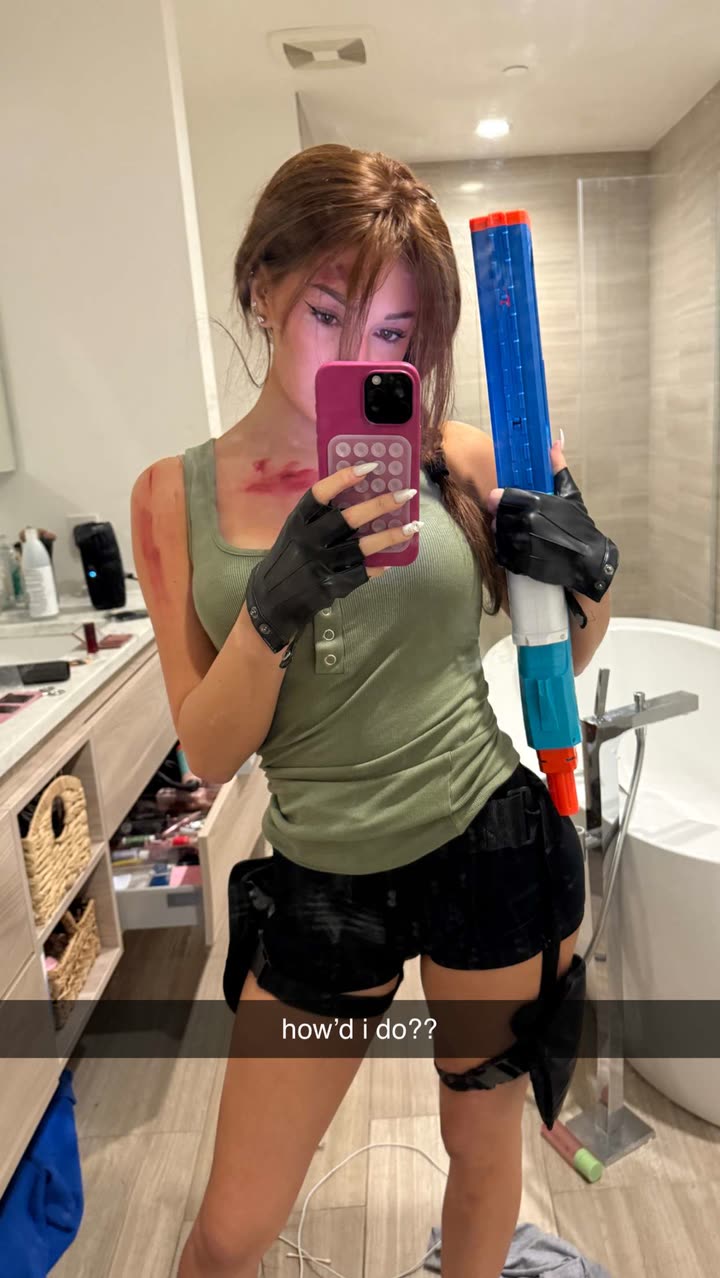 breckiehill snapchat image archive image