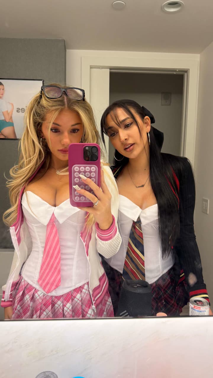 breckiehill snapchat image archive image