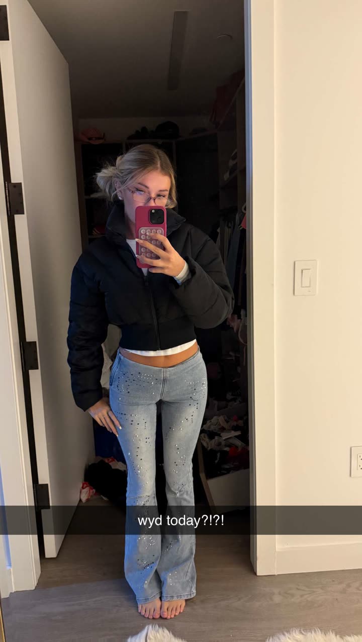 breckiehill snapchat image archive image