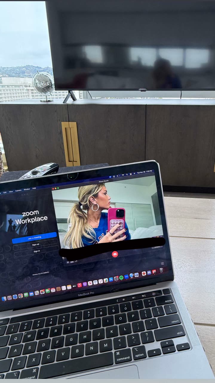 breckiehill snapchat image archive image