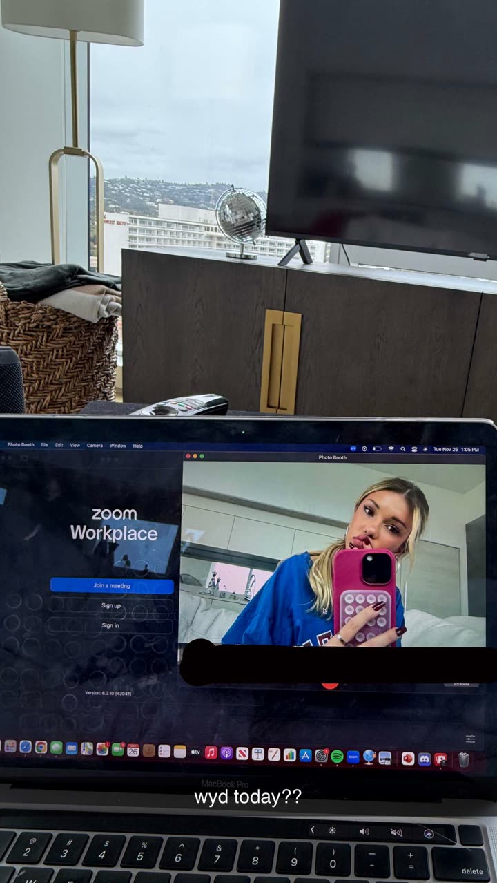 breckiehill snapchat image archive image