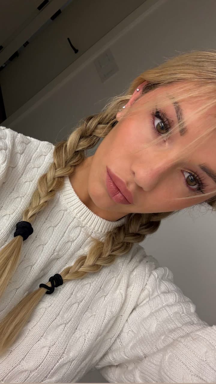 breckiehill snapchat image archive image