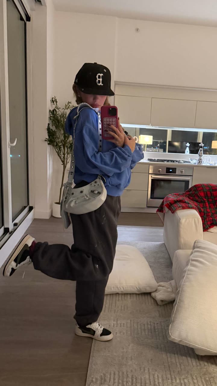 breckiehill snapchat image archive image