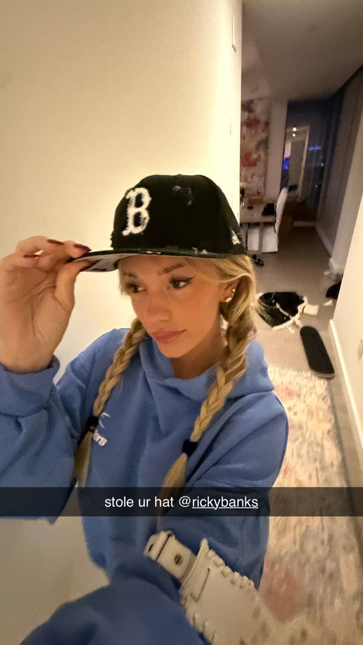 breckiehill snapchat image archive image