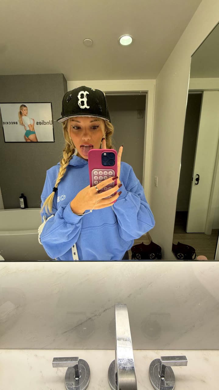 breckiehill snapchat image archive image