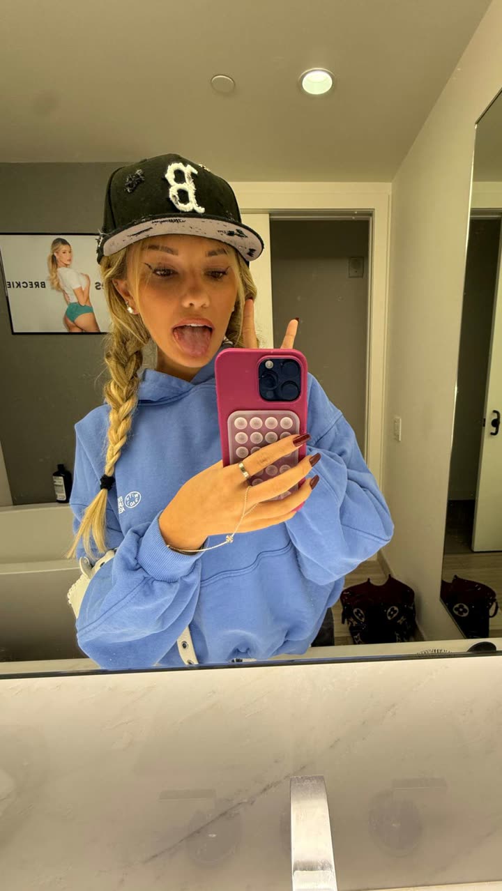 breckiehill snapchat image archive image