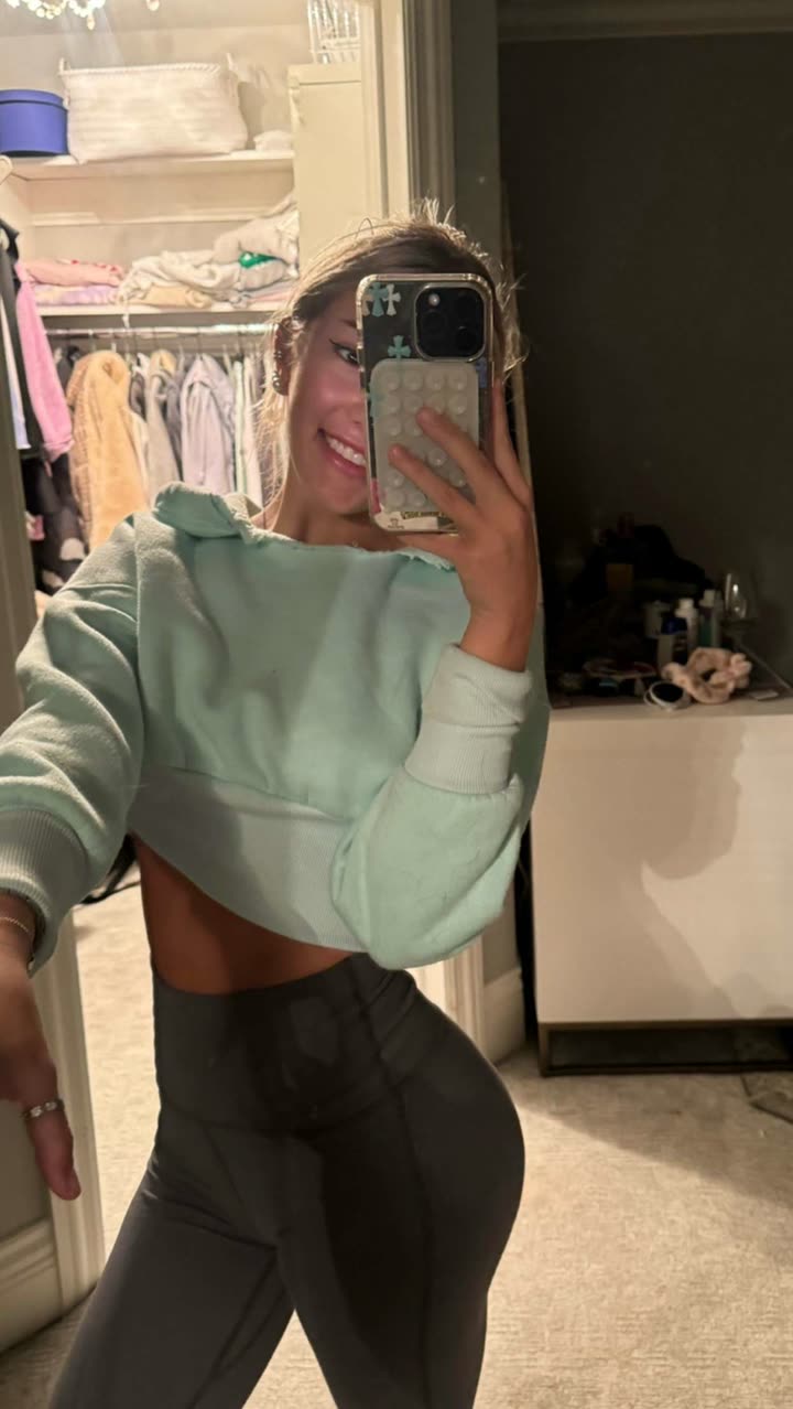 breckiehill snapchat image archive image