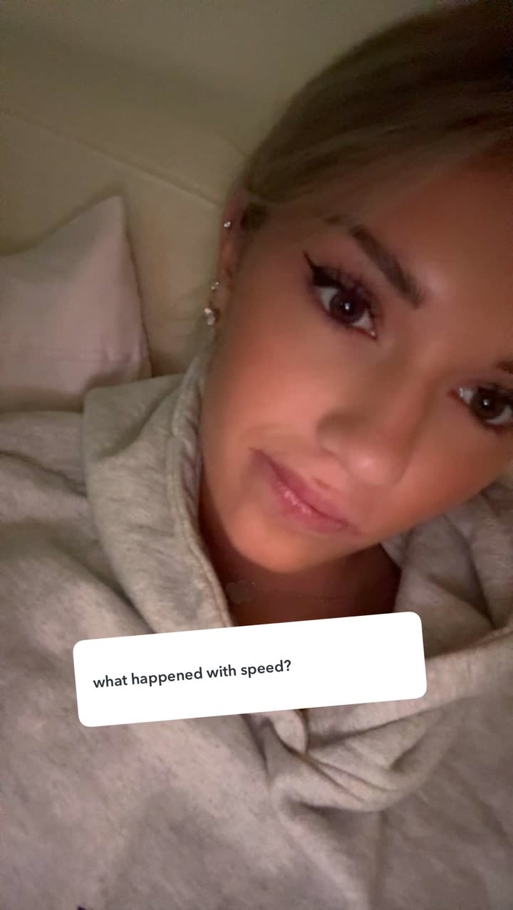 breckiehill snapchat image archive image