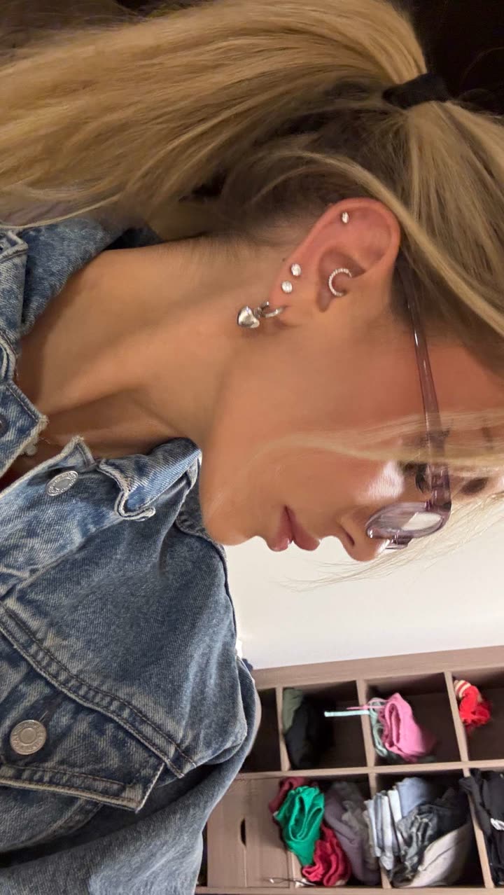 breckiehill snapchat image archive image